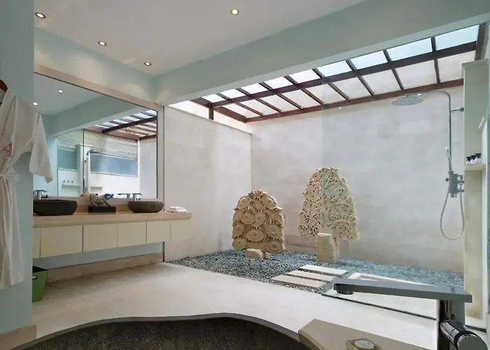 Ambra Beachfront Paradise