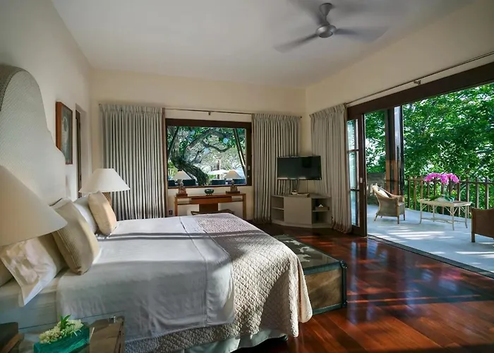 Villa Ambra Beachfront Paradise